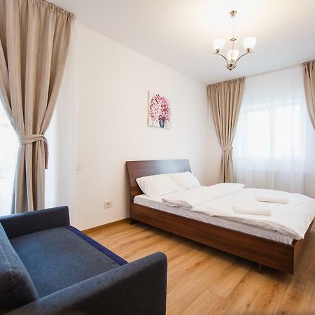 Spacious & Bright 2 Bedroom Central Apartment أرادايا المظهر الخارجي الصورة