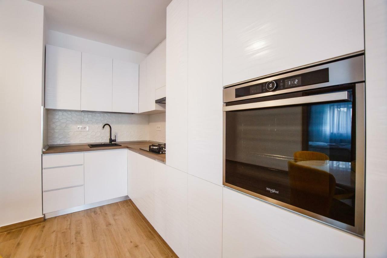 Spacious & Bright 2 Bedroom Central Apartment أرادايا المظهر الخارجي الصورة